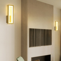 Lampes murales modernes pour la maison, lampes murales linéaires en fer LED carrées pour chambre à coucher, lampes murales de luxe pour chevet