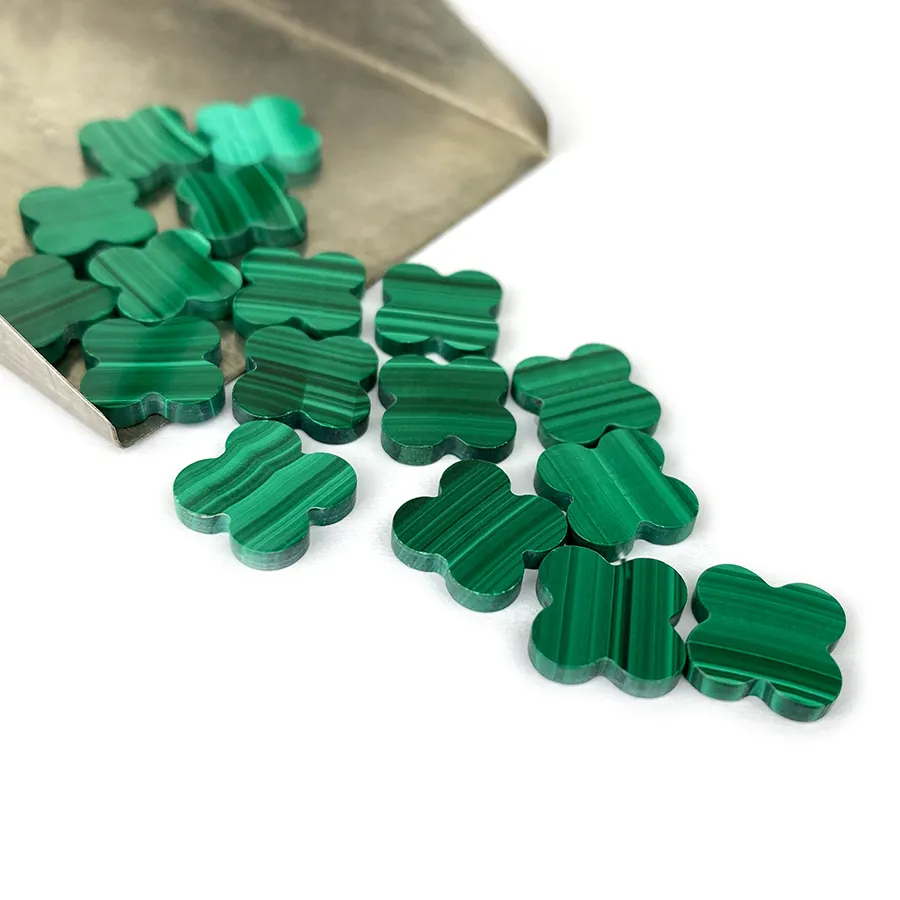 Tự Nhiên Màu Xanh Lá Cây Malachite Bán Buôn Bốn Lá Clover Phong Cách Loose Đá Quý Quá Trình Cắt Phẳng Mịn Chất Lượng Cao Màu Xanh Lá Cây Malachite