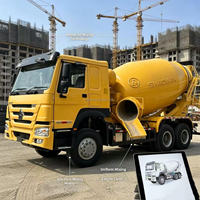 Semi-remorque malaxeur à béton HOWO économe en énergie avec moteur et pompe, vitesse de malaxage réglable pour projets immobiliers