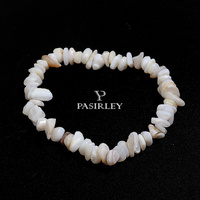 Langyue Bracelet à breloques de haute qualité pour femmes Pierre précieuse naturelle Corde élastique Vente en gros Bracelet en pierre opale irrégulière Gravier