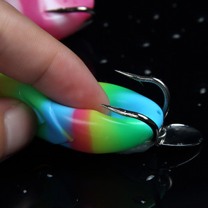 Chất Lượng Cao 13G 6Cm Topwater Mềm Thu Hút Nhân Tạo Bass Ếch Thu Hút Mềm Mồi Nổi Cá Thu Hút Silica Với Đen Vua Kong Móc - Product Image 3