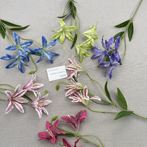 Bouquet de lys artificiels en soie, arrangement floral pour mariage et décoration intérieure, fabriqué en Chine - Product Image 2