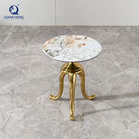 2025 dernière conception européenne Table centrale salon plaqué or et marbre blanc Centre café canapé Table d'appoint avec 3 pieds en métal