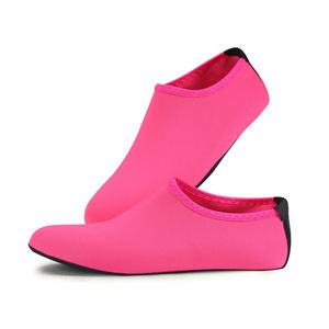 Ligero antideslizante de secado rápido resistente a los cortes playa descalzo caminar <span class=keywords><strong>piscina</strong></span> yoga neopreno calcetín de agua para niños hombres mujeres - Product Image 1