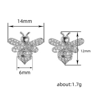Orecchini a Perno Mini a Forma di Ape per Donne, Accessori per Orecchie da Indossare Ogni Giorno - Product Image 4