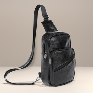 กระเป๋าคาดหน้าอกหนังแท้สำหรับผู้ชาย น้ำหนักเบา ทนทานต่อการใช้งานกลางแจ้ง สวมใส่สบาย สีพื้น ฤดูใบไม้ร่วง 2024 - Product Image 1