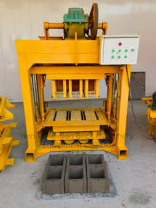 Macchina per la Produzione di Mattoni in Cemento 4-40 Multiuso su Richiesta, Molto Richiesta in Zimbabwe, Utilizzata per la Formatura di Blocchi in Pietra - Product Image 5
