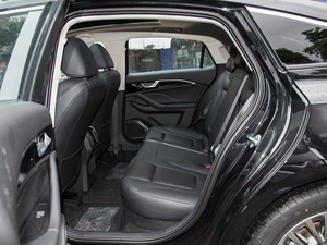 Berline essence/gaz BESTUNE B70 F9-Master 2023-2025, nouvelle norme Euro VI, conduite à gauche, pneus R19, prix d'usine pas cher, en vente - Product Image 3