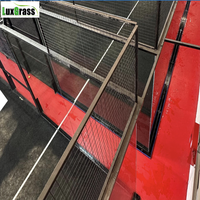 Solution tout-en-un LUX avec gazon noir et terrain de padel intérieur super panoramique à vendre