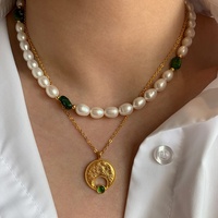 2024 nouvelle chaîne de clavicule pierre verte naturelle perle collier de perles d'eau douce pour les femmes bijoux cadeau usine personnalisé