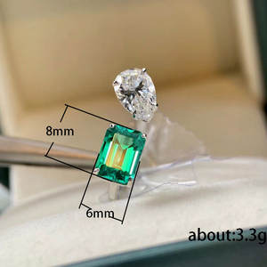 Anello Smeraldo F1748 con Diamante Taglio a Pera e Montatura a Griffe, Anello Classico da Donna per Fidanzamento con Gemma Preziosa - Product Image 5