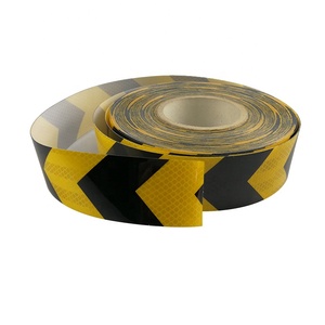 <span class=keywords><strong>Cinta</strong></span> Reflectante Prismática de Alta Intensidad Amarilla y Negra con Flecha, Material PET, para Autos y Camiones - Product Image 6