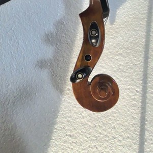 Violon en bois massif de qualité supérieure pour adultes et enfants, idéal pour l'apprentissage, offrant une bonne résonance et un toucher confortable. - Product Image 3