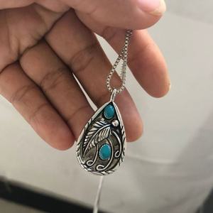 Collier ethnique bohème minimaliste avec pendentif feuille en pierre naturelle turquoise, collier vintage en argent avec plume pour homme - Product Image 3