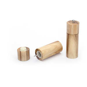 Ensemble de moulins à poivre et à sel en <span class=keywords><strong>bois</strong></span> d'acacia faits à la main Natural House best-seller - Product Image 4
