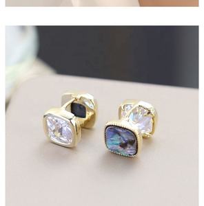 Pendientes de Botón de Oro con Incrustaciones de Circonita de Doble Cara, Estilo de Lujo Ligero de Alta Gama, Hebilla para Oreja, Nuevo Regalo de Moda de Alta Gama - Product Image 6