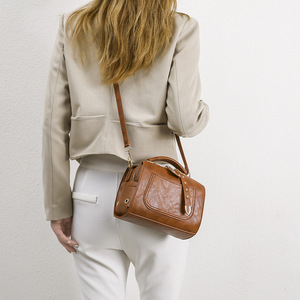 2025 Offre Spéciale haute qualité femmes unique épaule oreiller Vintage couleur Pure décontracté fourre-tout concepteur sacs à main fermeture éclair douceur - Product Image 4