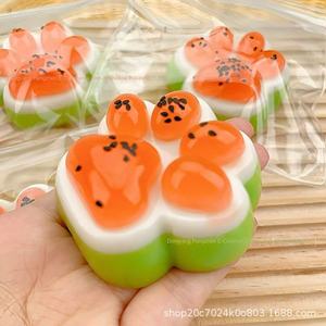 Juguete Unisex de PVC con Textura de Lodo y Sensación de Garra de Gato, Serie Sandía de Verano, de Alto Valor Cromático, para Descompresión y Apretar - Product Image 5