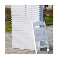 Chaise de banquet rembourrée élégante pour l'extérieur, design Wimbledon blanc, chaise de jardin pliable en résine plastique pour mariage