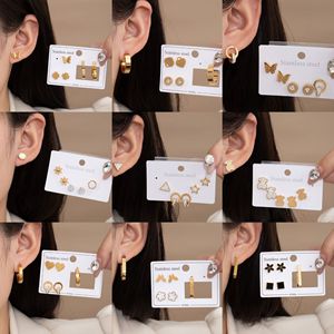 Boucles <span class=keywords><strong>d</strong></span>'oreilles clous Beiver pour femmes, tendance mode européenne <span class=keywords><strong>et</strong></span> américaine, design géométrique chiffres romains <span class=keywords><strong>et</strong></span> diamants, en acier inoxydable plaqué or - Product Image 3