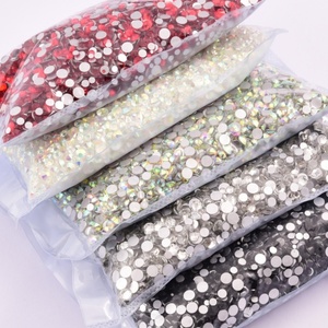 Offre Spéciale – Lot de 14400 Strass en Verre à Dos Plat (Non Thermocollants) Tailles Mixtes SS3-SS20, Couleur Argentée, pour Nail Art et Bricolage - Product Image 4
