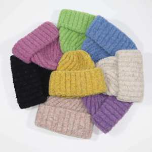 Bonnet en laine tricoté pour femme, épais et chaud, grande taille, nouvelle collection automne-hiver - Product Image 1