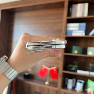 ขายส่งโทรศัพท์มือสอง Samsung <span class=keywords><strong>Z</strong></span> <span class=keywords><strong>Fold</strong></span> 5 5G พร้อม RAM 12GB และ ROM <span class=keywords><strong>512GB</strong></span>/1TB แบบพับได้ รองรับการปลดล็อคด้วยใบหน้า - Product Image 4