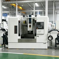 Centre d'usinage vertical VMC1050 3 axes 1000x500x500mm BT40 8000 tr/min 24T FANUC CNC pour pièces de moules