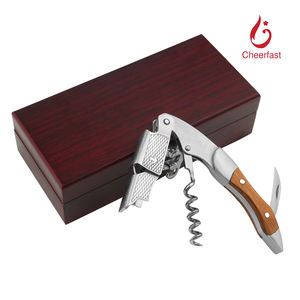 Tire-bouchon en bois multifonction le plus populaire Tire-bouchon en bois Mdf rouge 3 en 1 Tire-bouchon en bois <span class=keywords><strong>Kit</strong></span> de boîte-cadeau Tire-bouchon - Product Image 1