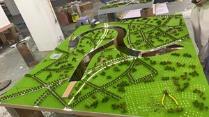 Modèle <span class=keywords><strong>de</strong></span> table <span class=keywords><strong>de</strong></span> sable architecturale 3D pour aménagement <span class=keywords><strong>de</strong></span> grande surface habitable, équipé <span class=keywords><strong>de</strong></span> dispositifs d'alimentation solaire et d'éclairage LED - Product Image 2