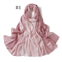Foulard Hijab Plissé Ombré à Rayures en Polyester Brillant Effet Froissé Long 180cm pour Femme, Protection Solaire, Vente en Gros