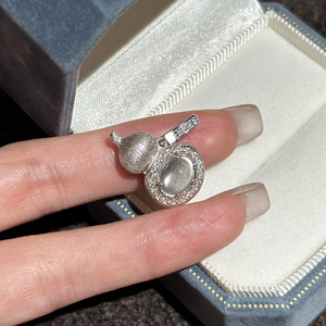 Pendentif en argent pur S925, forme de gourde en jade mousse d'eau, design de niche, style chinois simple et nouveau, composants de bijoux à la mode - Product Image 2