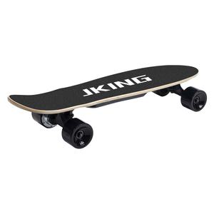 Planche à roulettes électrique populaire pour les enfants débutants, vitesse maximale de 20 km/h, autonomie de 8 km, plateau en bois d'érable en alliage d'aluminium, moteur de 350 W, meilleur cadeau de Noël - Product Image 5