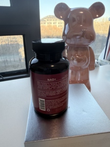 Капсулы NAD+ в красной упаковке для взрослых — 90 штук. Поддерживает энергию и иммунитет. - Product Image 4