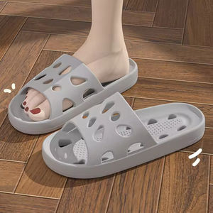 Bagno di casa impermeabile per interni antiscivolo EVA Soft Sole per la casa sandali con foro cavo pantofole che perdono - Product Image 4