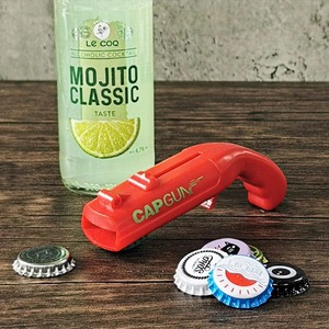 Ouvre-bouteille avec lanceur de capsules, pistolet amusant pour fêtes, barbecues, et événements sportifs, gadget unique pour tirer les capsules de bière, cadeau cool pour hommes - Product Image 3