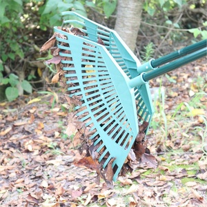 D5861 Vente en gros de grande râteau à feuilles pour <span class=keywords><strong>jardin</strong></span>, outil de jardinage, râteau à herbe à long manche - Product Image 4