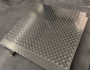 Plaque en <span class=keywords><strong>aluminium</strong></span> à motif damier antidérapante à 5 barres 1060 3003 pour sols et marches d'escalier - Product Image 6