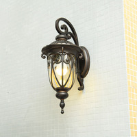 Applique murale extérieure noire étanche avec abat-jour en verre grainé pour couloir et porche