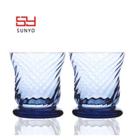 Ensemble de verrerie artisanale élégante en cristal sans plomb, personnalisée, avec pied, à rayures bleues, pour gin, martini et vin sans pied