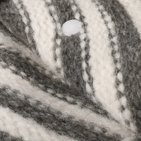 Bonnet tricoté jacquard rayé avec pompon pour femme, en mélange de laine, couleur contrastante, à revers, épais et chaud pour l'automne et l'hiver