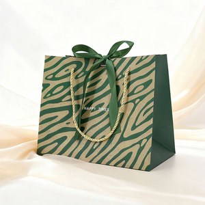 Bolsa de Papel con Logotipo Personalizado con Estampado Dorado, Bolsas de Regalo de Lujo Reciclables para Compras, Recuerdos de Boda, con Asa de Cinta - Product Image 4