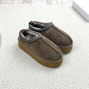 2025 Les bottes Tasmans personnalisées les plus populaires en gros Bottes d'hiver originales à enfiler Uggs Chaussures <span class=keywords><strong>plateforme</strong></span> Pantoufles pour femmes Bottes de neige - Product Image 6