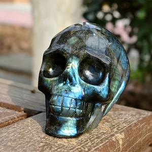 Crâne en cristal naturel sculpté, ornement en cristal poli pour la décoration de la maison et du bureau, collection de cadeaux artisanaux de guérison Reiki - Product Image 4