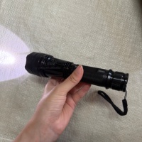 Lampe torche à faisceau focalisable KT-1109 pour la recherche à longue distance et les patrouilles nocturnes en zone rurale
