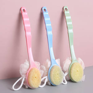 Brosse de bain à poils doux avec éponge, brosse de massage ovale en plastique pour l'exfoliation corporelle et les soins de la peau - Product Image 3