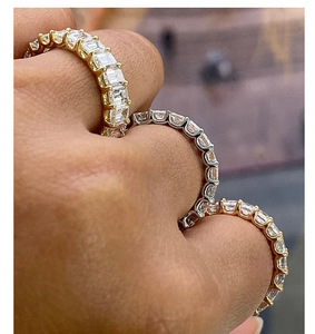 Anillo de Eternidad Completo de Cobre con Circonitas Baguette, Bañado en Color, Banda de Eternidad con Circonitas Cúbicas Baguette - Product Image 4