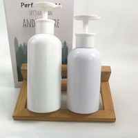 Bouteilles à pompe en PET fournies par le fabricant, 300 ml pour lotion corporelle, 350 ml pour shampoing, 400 ml pour gel douche, sérigraphiées à chaud