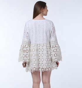 Robe d'été décontractée blanche faite à la main, dernière collection, design tendance, longueur genou, col en V, manches courtes, écologique, pour la plage, pour femme - Product Image 3