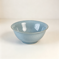 Service de table EKA de luxe OEM personnalisé en porcelaine fine durable avec glaçure réactive, assiettes, bols, tasses en grès pour la maison et la décoration de mariage